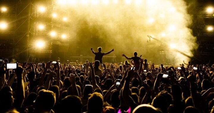 muzyczne-przygody-najm--odszych-w-pruszkowie-auto-1802