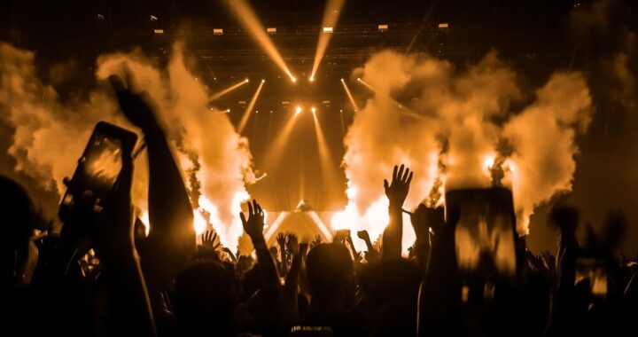 muzyczny-wiecz--r-dla-pa-------hity--kt--re-pokoch-auto-1830