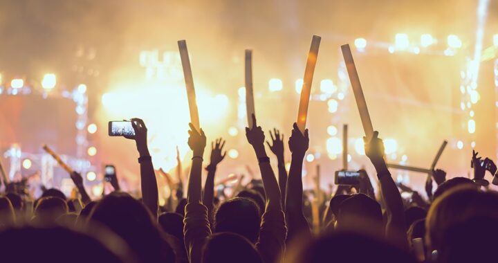 walentynki-z-klasyk----m--odzi-arty--ci-oczarowali-auto-1789